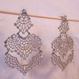 NWOT silver and crystal Amrita Singh earrings